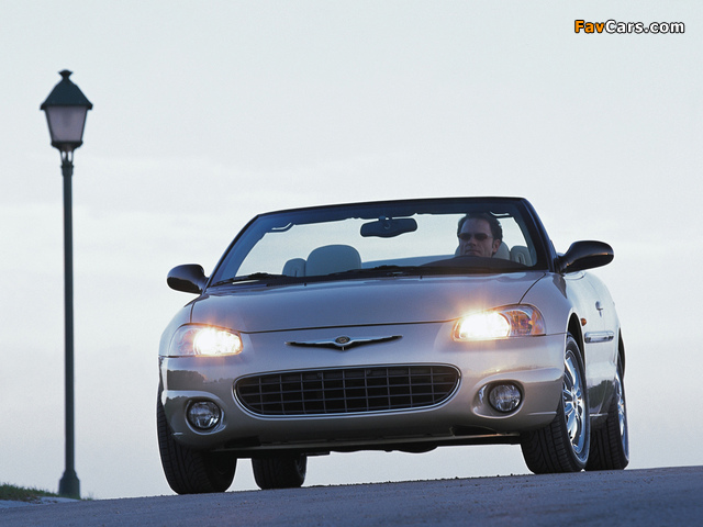 Chrysler Sebring Convertible 2001–04 pictures (640 x 480)