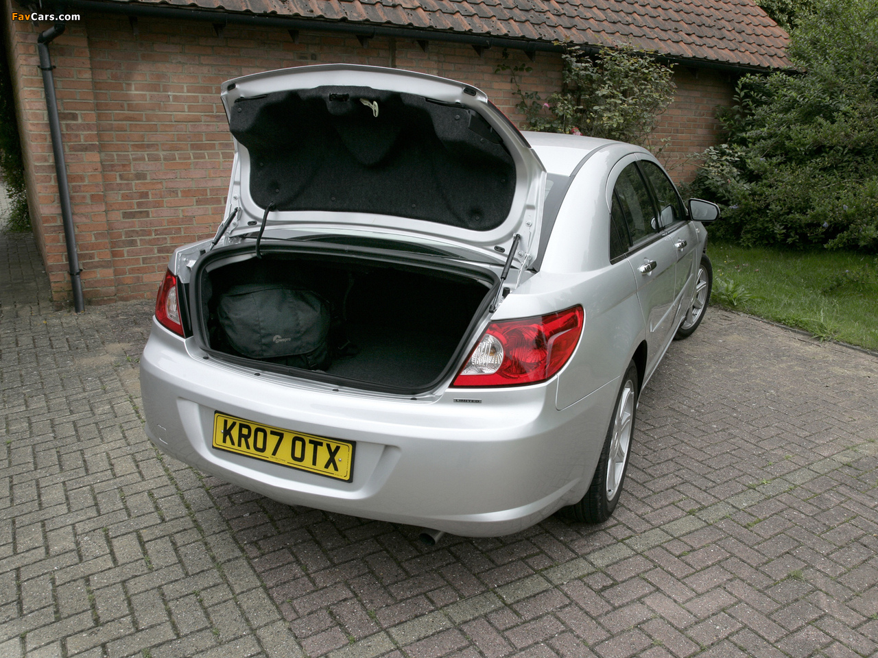 Pictures of Chrysler Sebring Sedan UK-spec 2006–10 (1280 x 960)