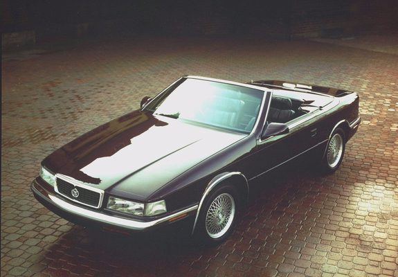 Pictures of Chrysler TC by Maserati 1989–91