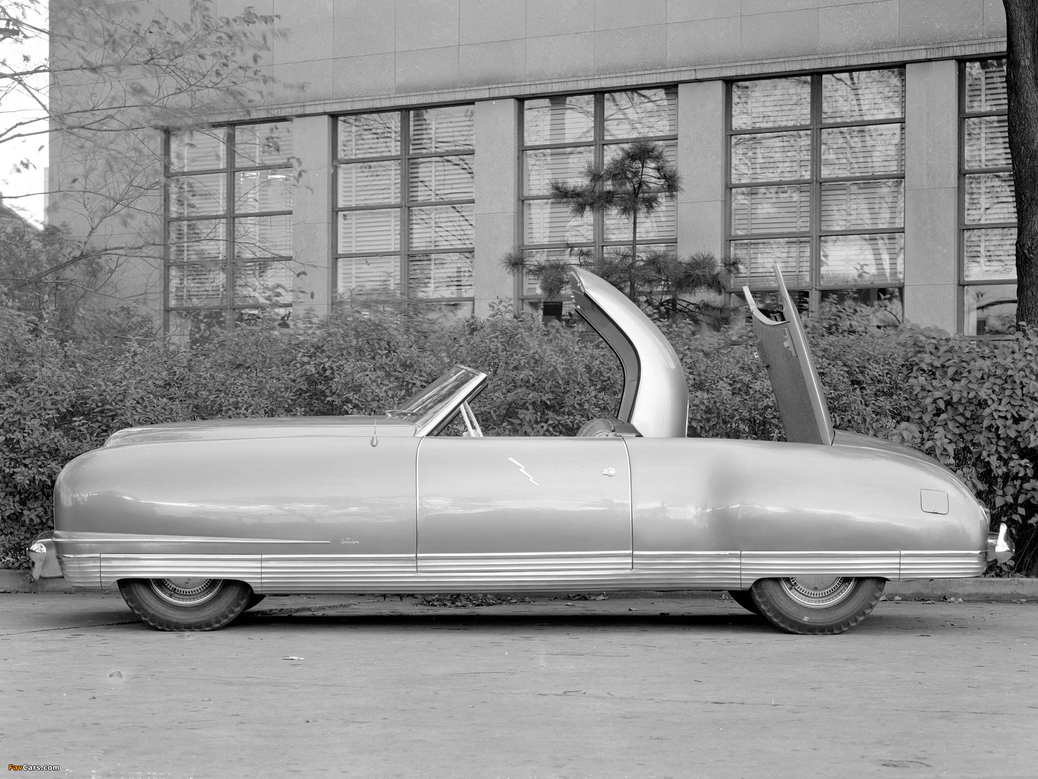 Images of Chrysler Thunderbolt Concept Car 1940 (2048 x 1536)