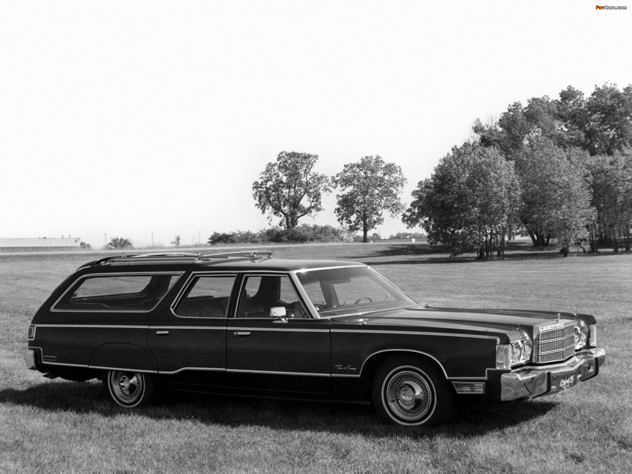 Chrysler Town & Country (5C-P) 1975 photos (2048 x 1536)