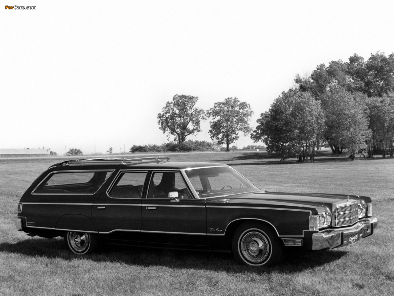 Chrysler Town & Country (5C-P) 1975 photos (1280 x 960)