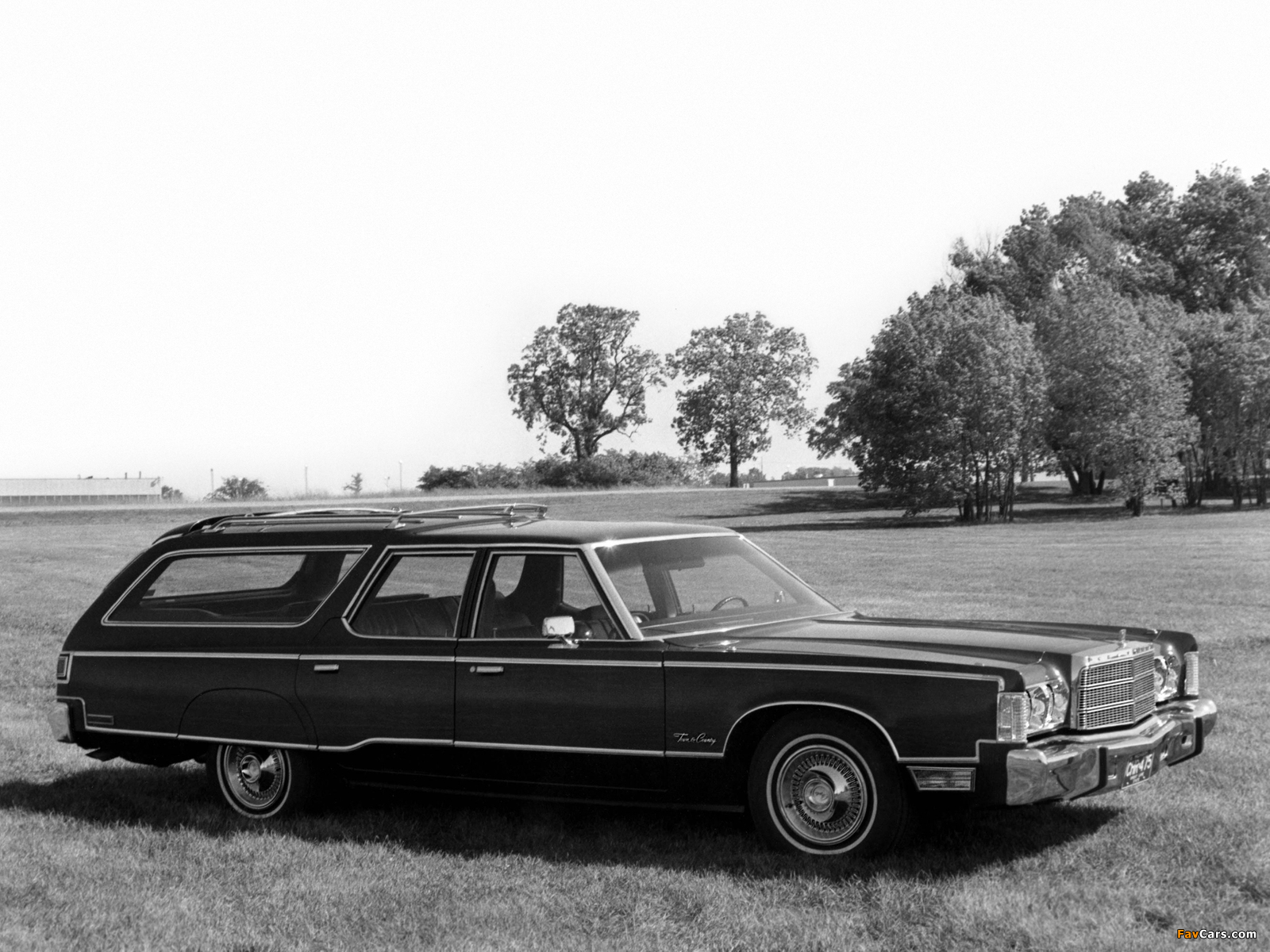 Chrysler Town & Country (5C-P) 1975 photos (1600 x 1200)