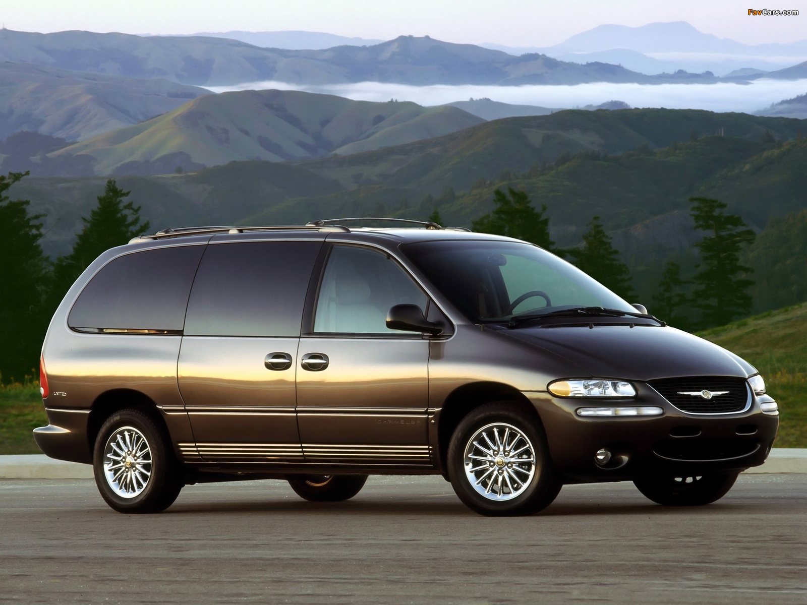 Chrysler Town & Country 1998–2000 wallpapers (1600 x 1200)