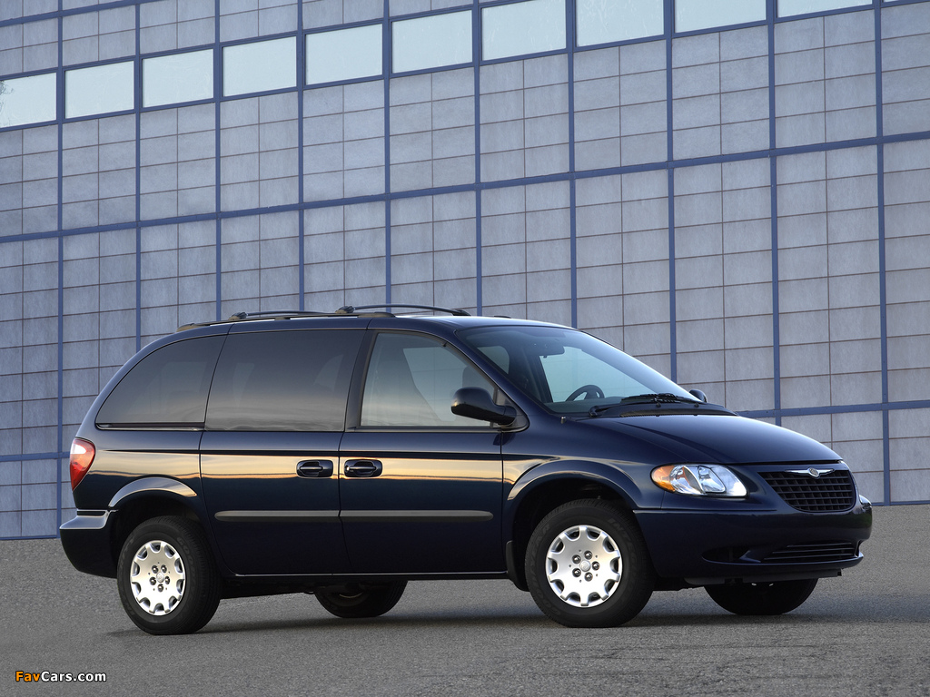 Chrysler Town & Country 2004–07 wallpapers (1024 x 768)