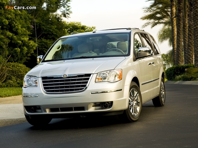 Chrysler Town & Country 2007–10 images (640 x 480)