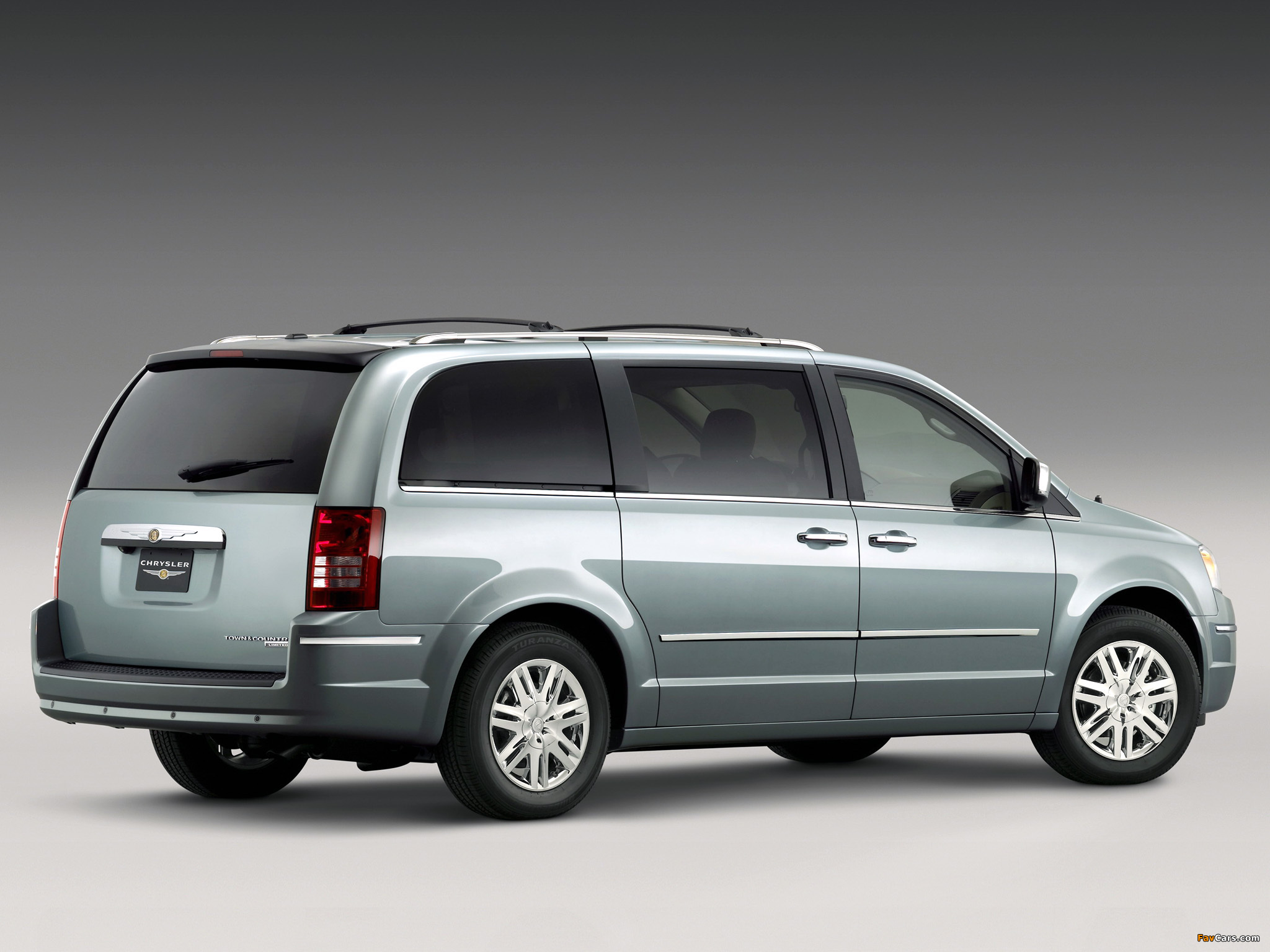 Chrysler Town & Country 2007–10 wallpapers (2048 x 1536)