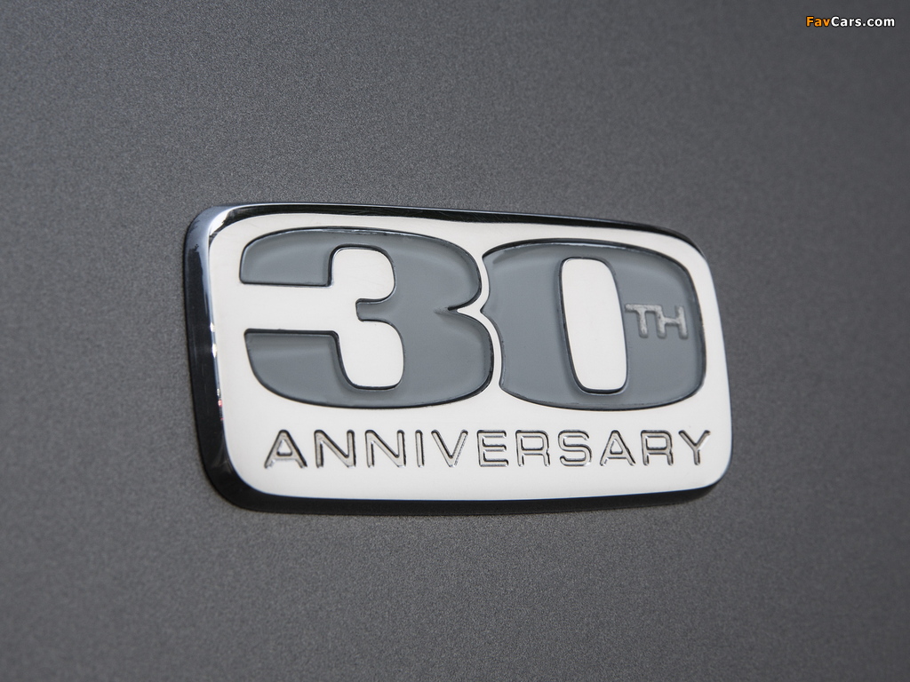 Chrysler Town & Country 30th Anniversary 2013 wallpapers (1024 x 768)