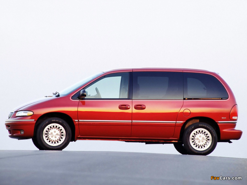 Chrysler Town & Country 1995–97 photos (800 x 600)