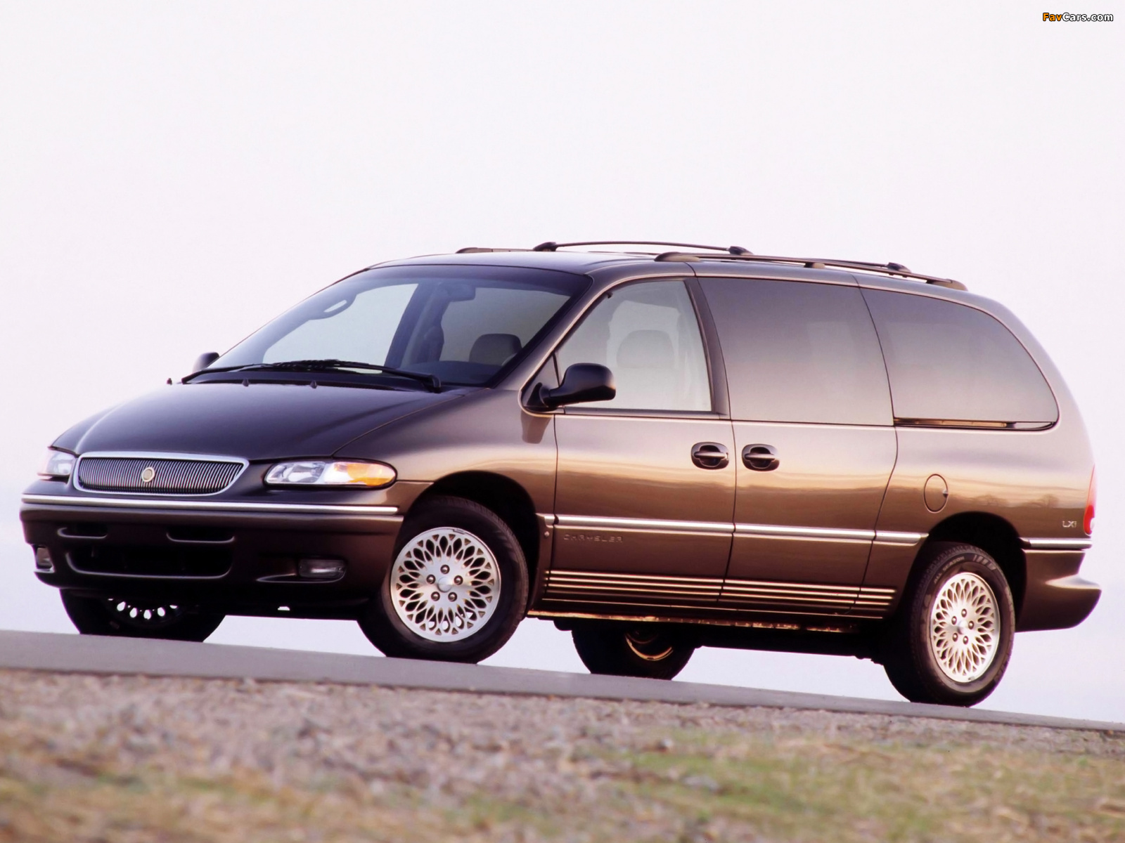 Chrysler Town & Country 1995–97 wallpapers (1600 x 1200)