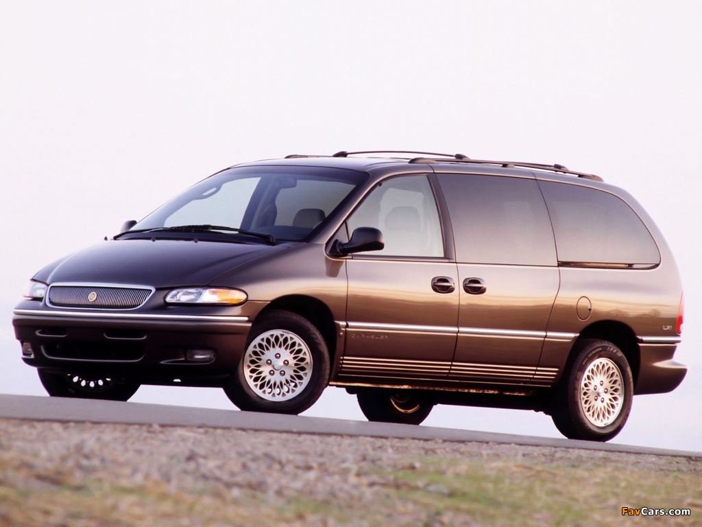 Chrysler Town & Country 1995–97 wallpapers (1024 x 768)
