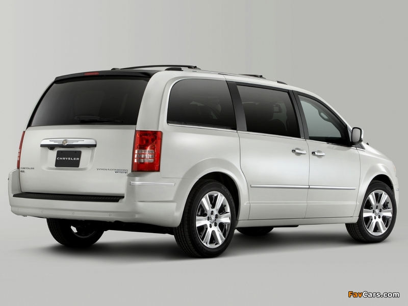Chrysler Town & Country 2007–10 pictures (800 x 600)