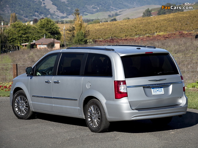 Chrysler Town & Country 2010 images (640 x 480)