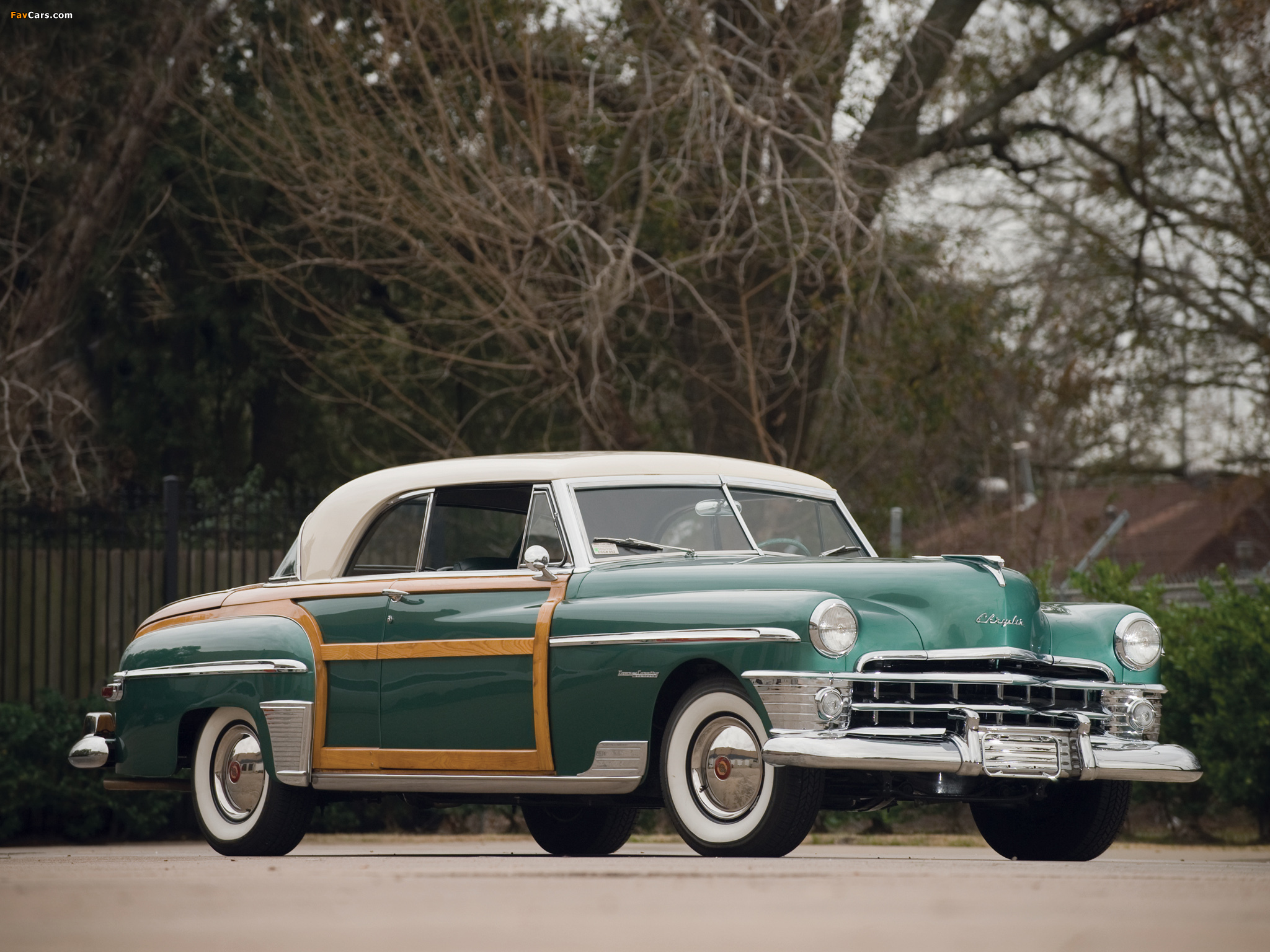 Images of Chrysler Town & Country Newport Coupe 1950 (2048 x 1536)