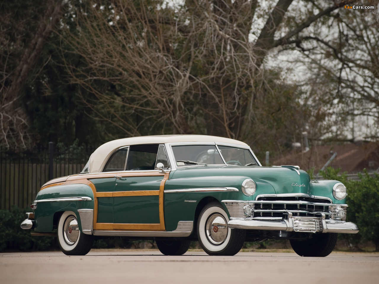 Images of Chrysler Town & Country Newport Coupe 1950 (1280 x 960)