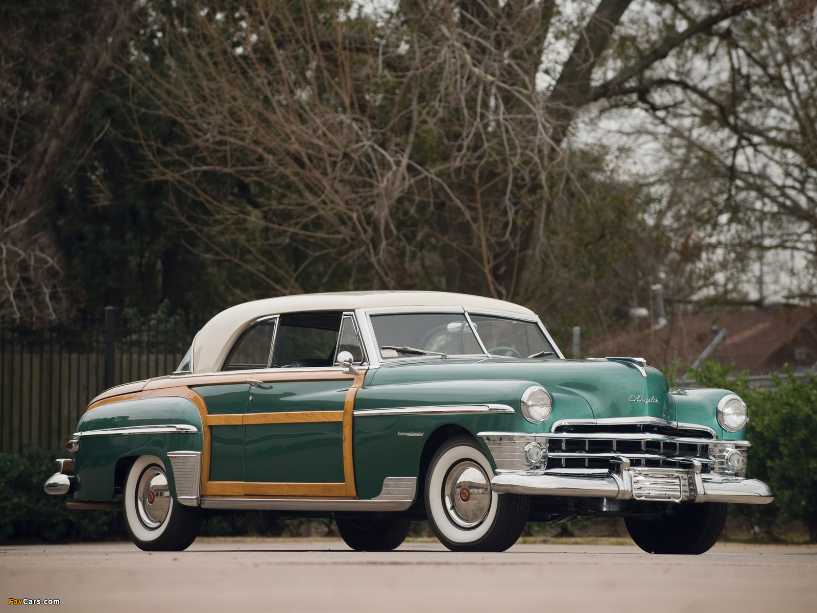 Images of Chrysler Town & Country Newport Coupe 1950 (1600 x 1200)