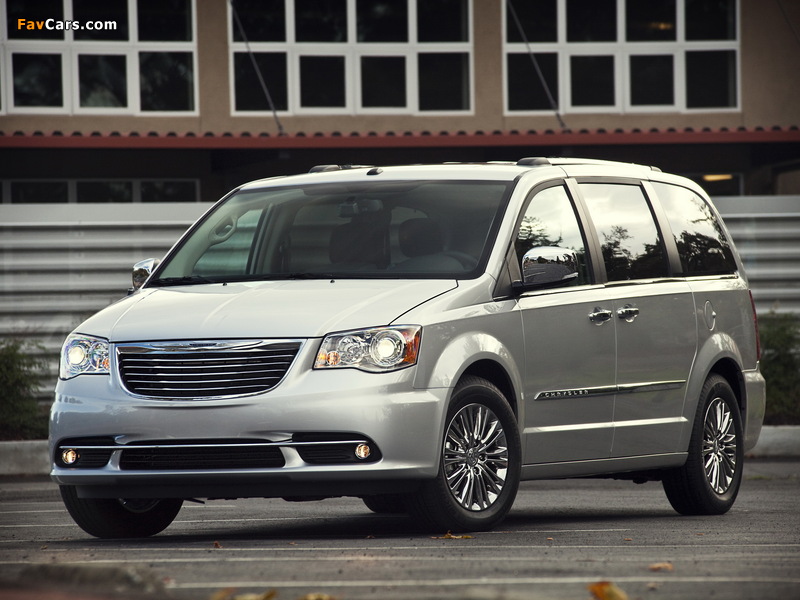 Images of Chrysler Town & Country 2010 (800 x 600)