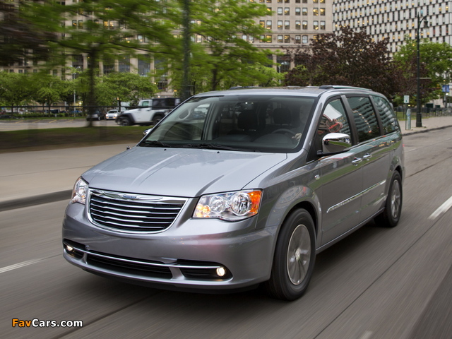 Images of Chrysler Town & Country 30th Anniversary 2013 (640 x 480)