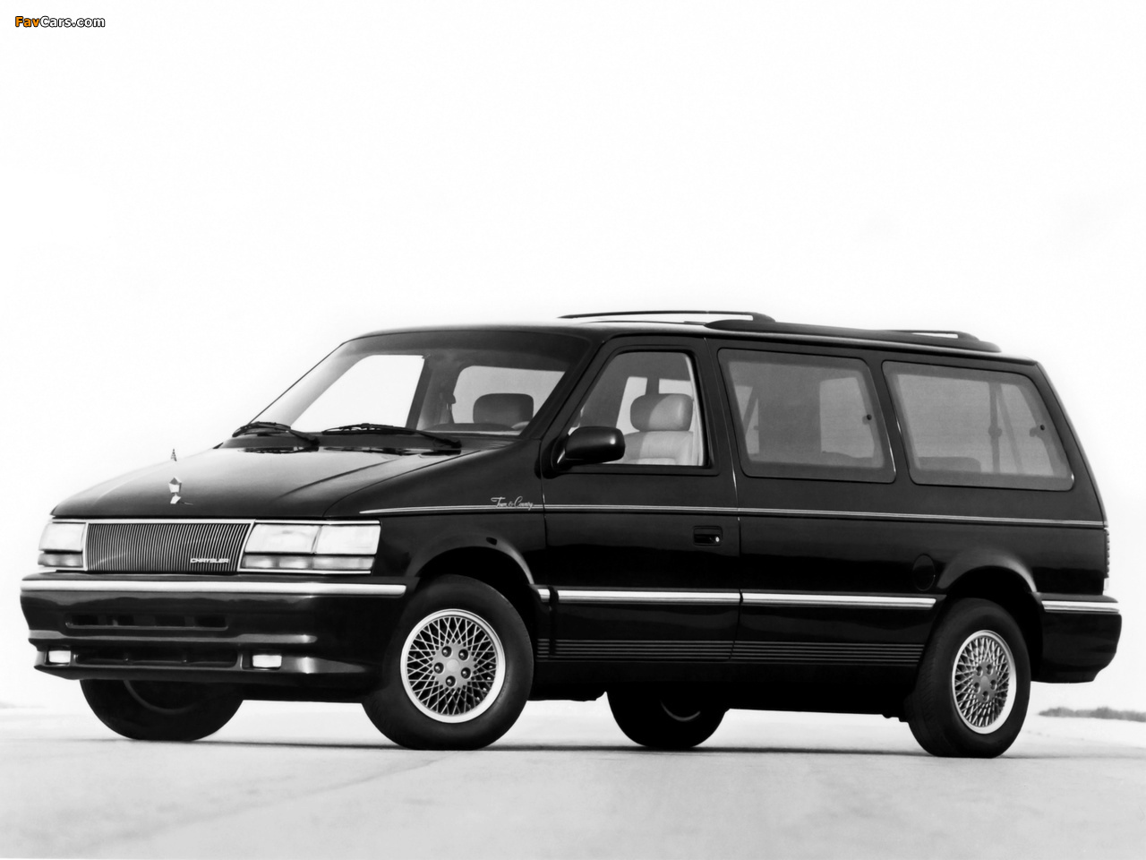 Images of Chrysler Town & Country 1991–96 (1280 x 960)