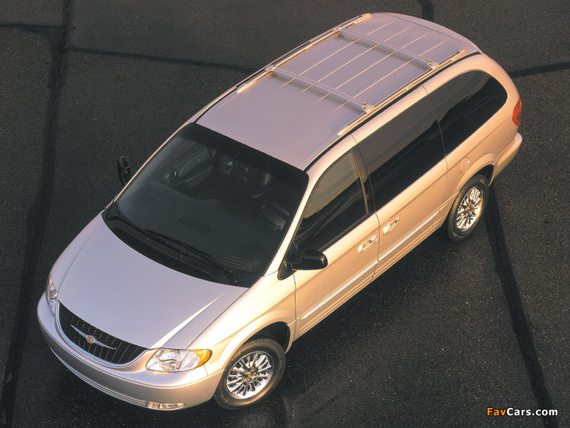 Images of Chrysler Town & Country 2000–04 (800 x 600)
