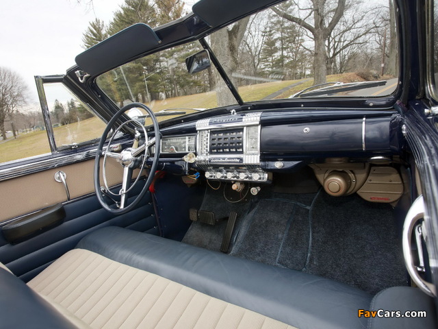 Photos of Chrysler Town & Country Convertible 1947 (640 x 480)