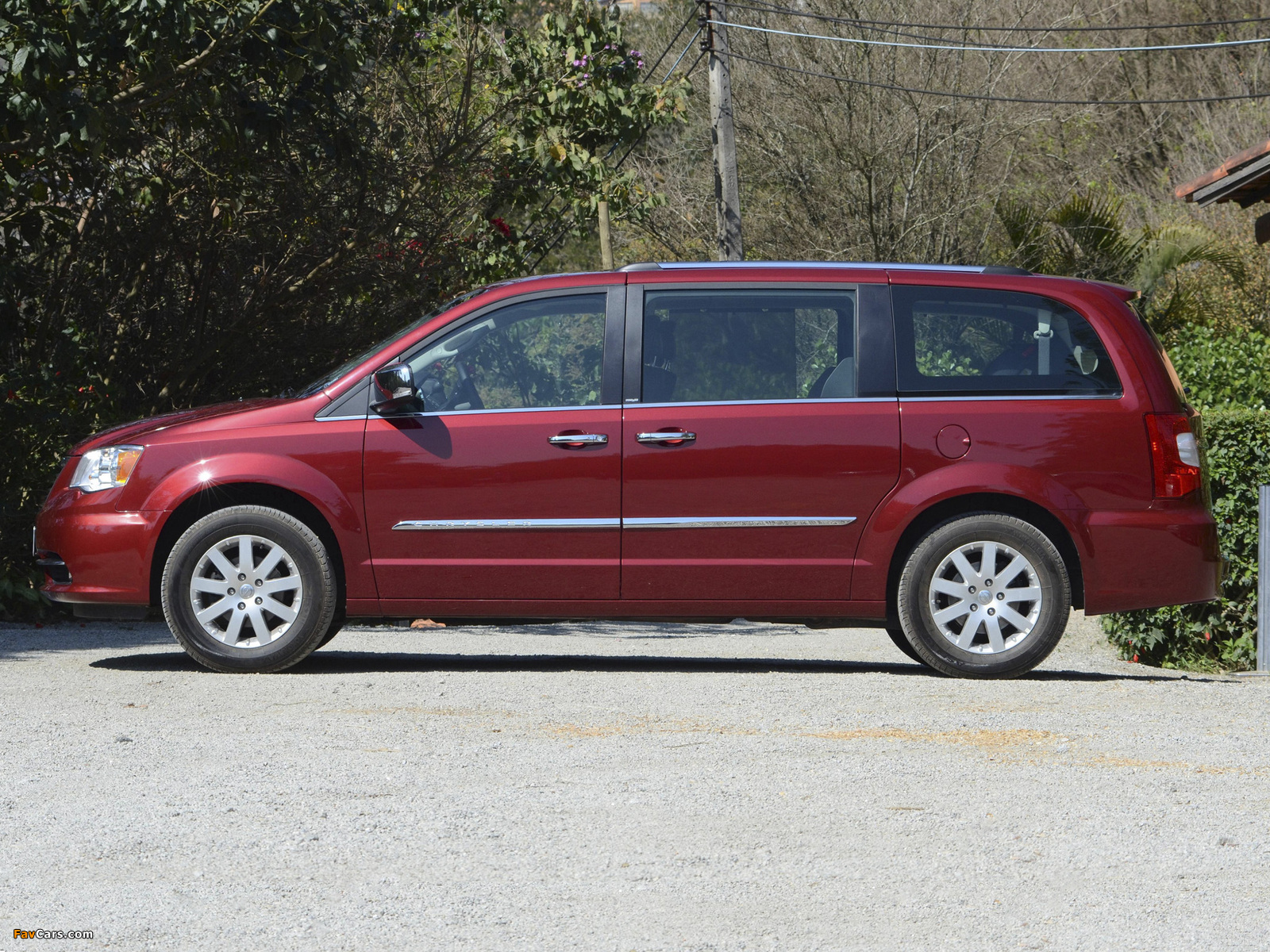 Photos of Chrysler Town & Country 2010 (1600 x 1200)