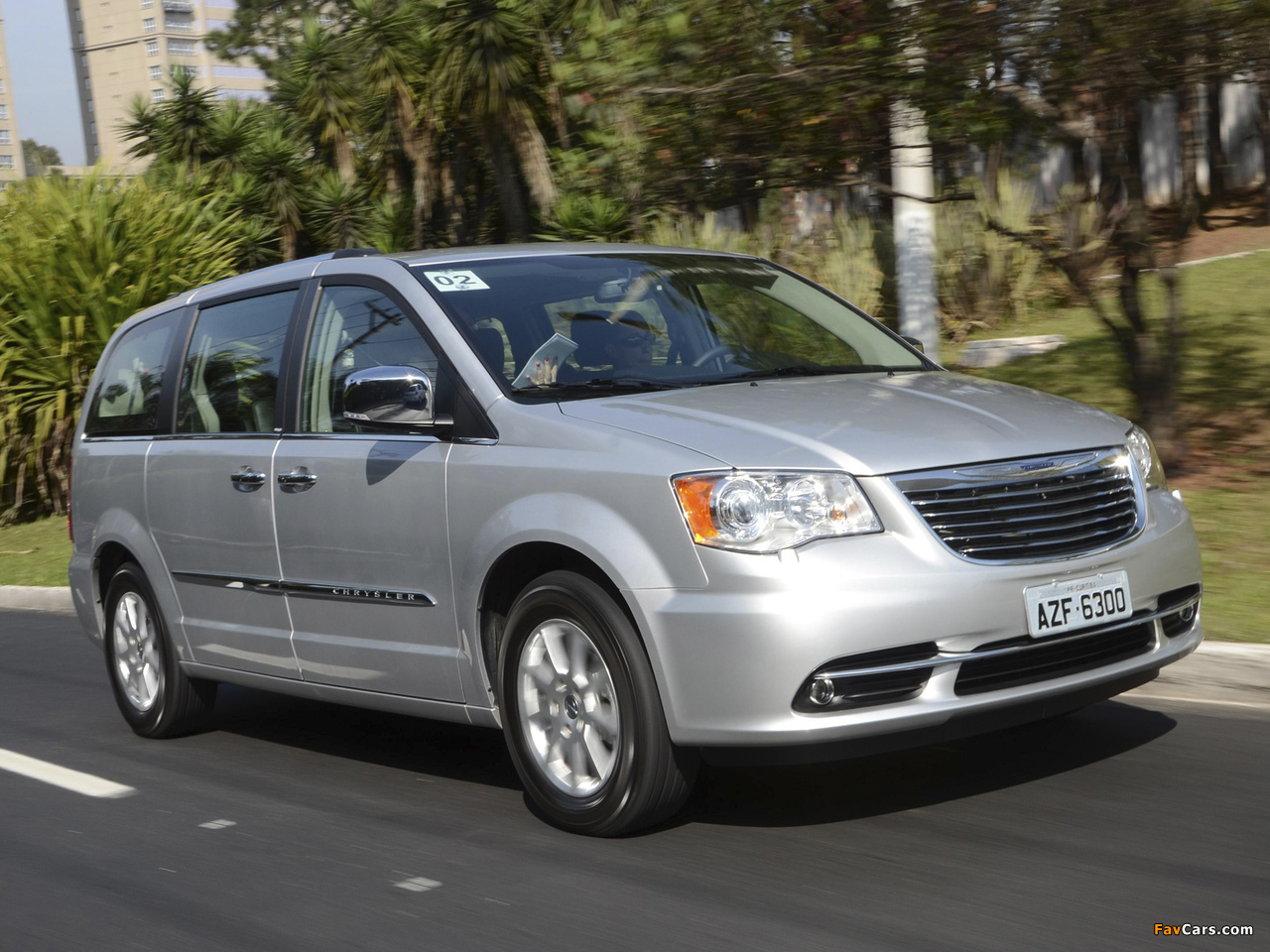 Photos of Chrysler Town & Country 2010 (1280 x 960)