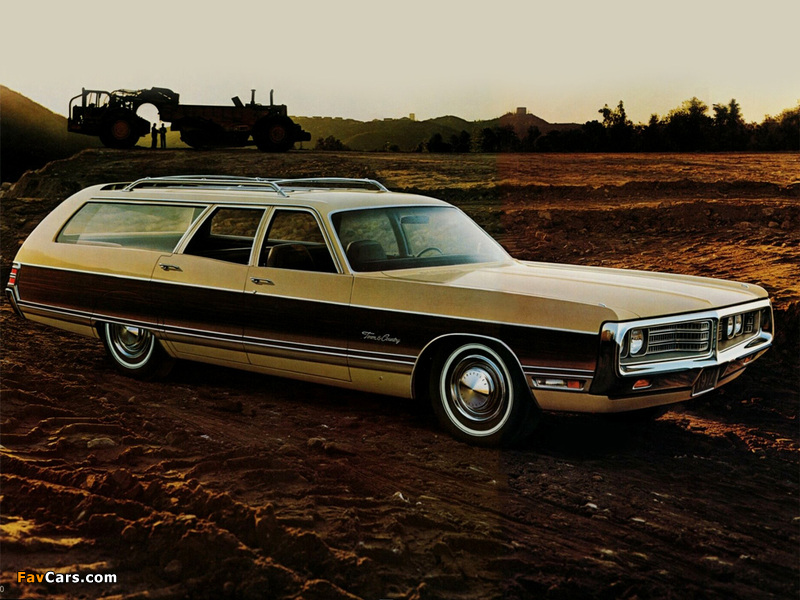 Photos of Chrysler Town & Country Station Wagon 1972 (800 x 600)