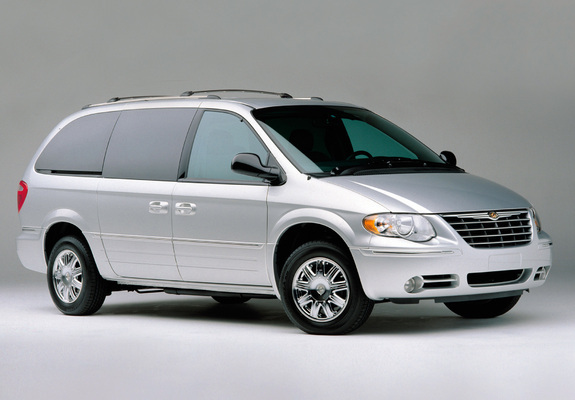 Photos of Chrysler Town & Country 2004–07