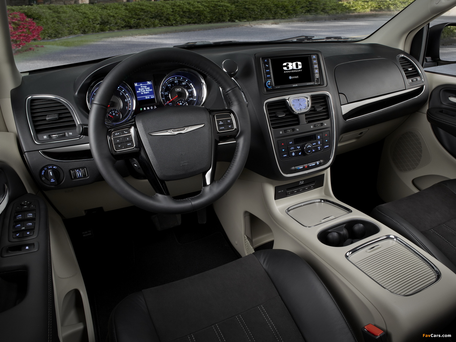 Pictures of Chrysler Town & Country 30th Anniversary 2013 (1600 x 1200)