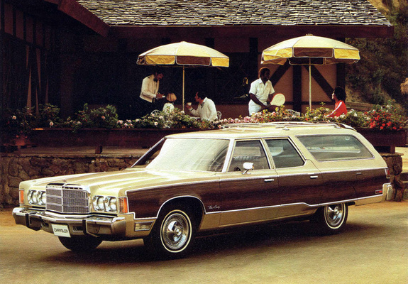 Pictures of Chrysler Town & Country Station Wagon 1976