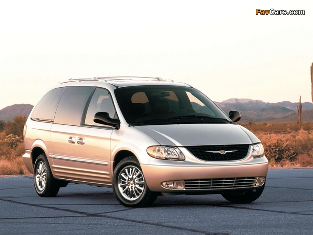 Pictures of Chrysler Town & Country 2000–04 (640 x 480)