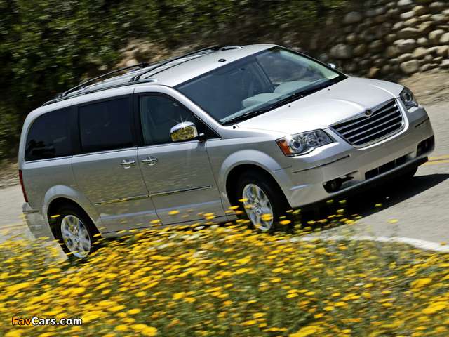 Chrysler Town & Country 2007–10 wallpapers (640 x 480)