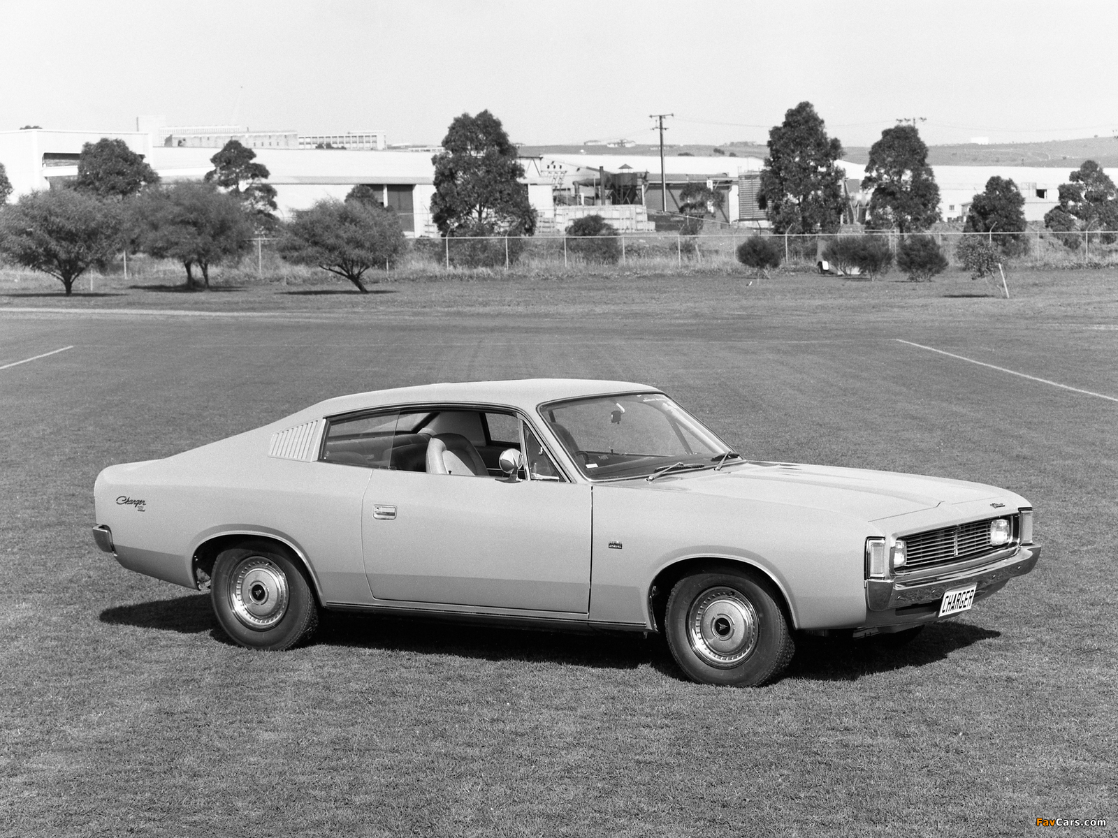 Photos of Chrysler Valiant Charger XL (VH) 1971–73 (1600 x 1200)