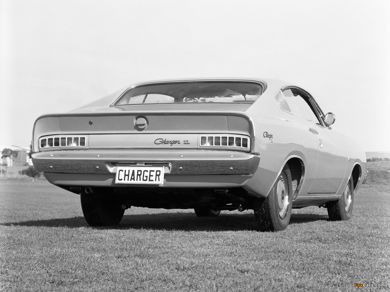 Pictures of Chrysler Valiant Charger XL (VH) 1971–73 (1280 x 960)