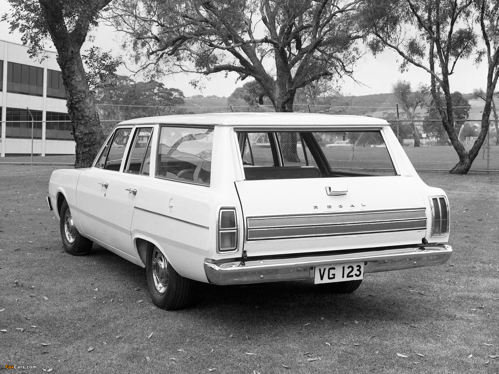 Chrysler Valiant Regal Safari (VG) 1970–71 photos (1600 x 1200)