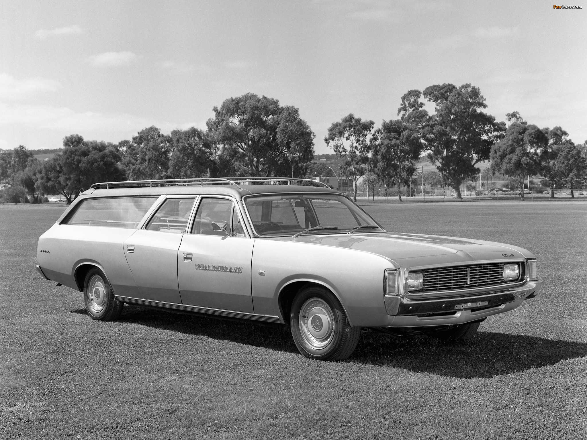 Chrysler Valiant Regal Hearse (VH) 1971–73 photos (2048 x 1536)