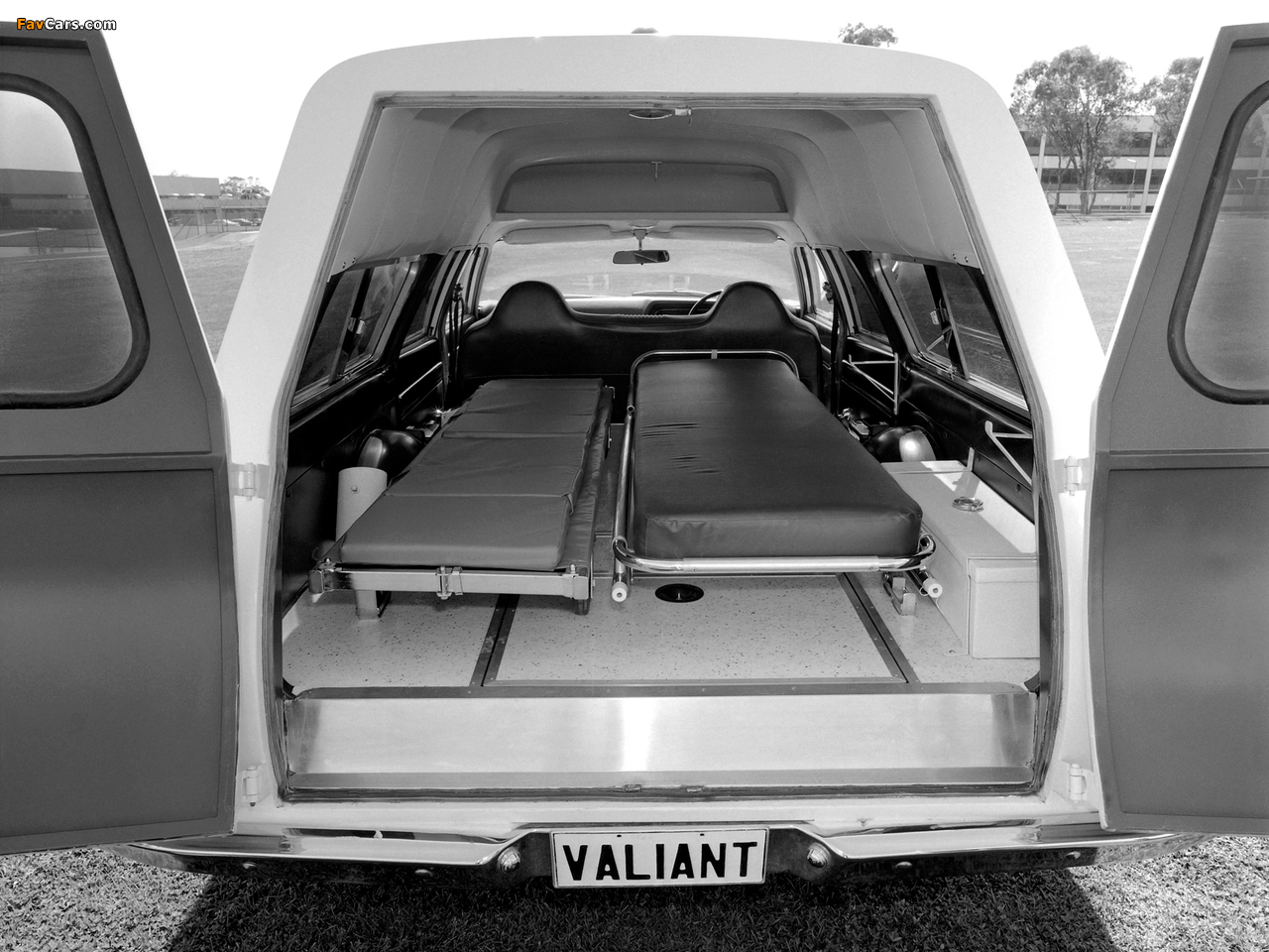 Chrysler Valiant Ranger Ambulance (VH) 1971–73 wallpapers (1280 x 960)