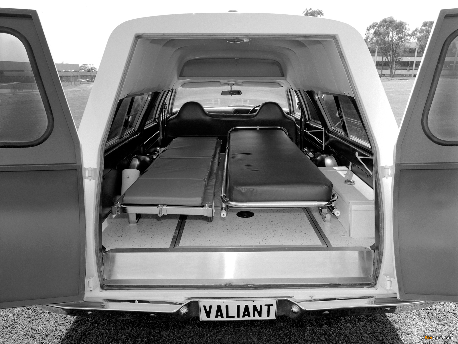 Chrysler Valiant Ranger Ambulance (VH) 1971–73 wallpapers (1600 x 1200)