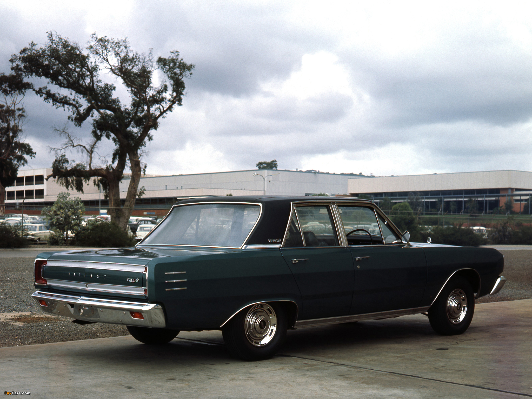 Photos of Chrysler Valiant VIP (VE) 1967–69 (2048 x 1536)