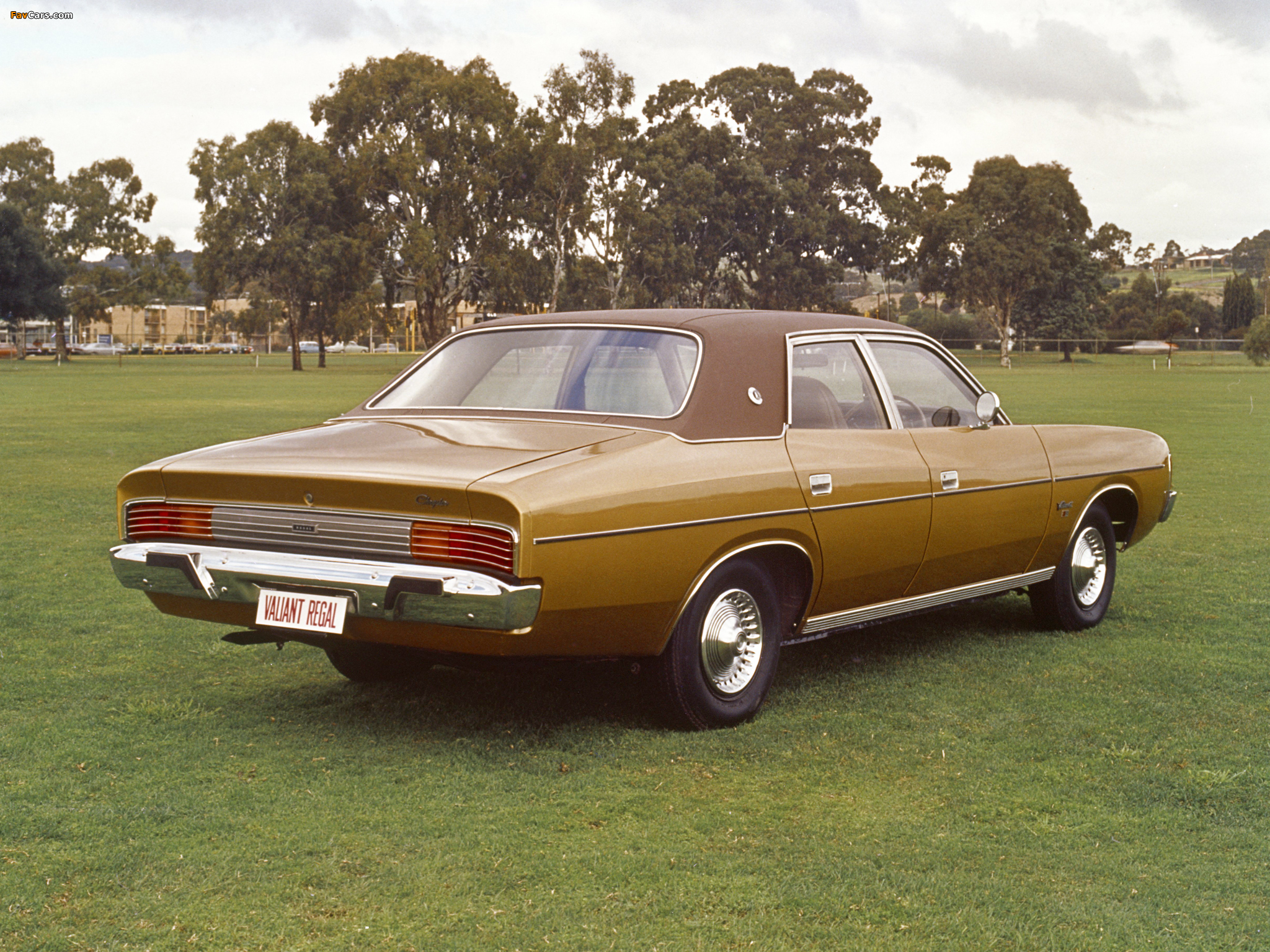 Photos of Chrysler Valiant Regal (VK) 1975–76 (2048 x 1536)