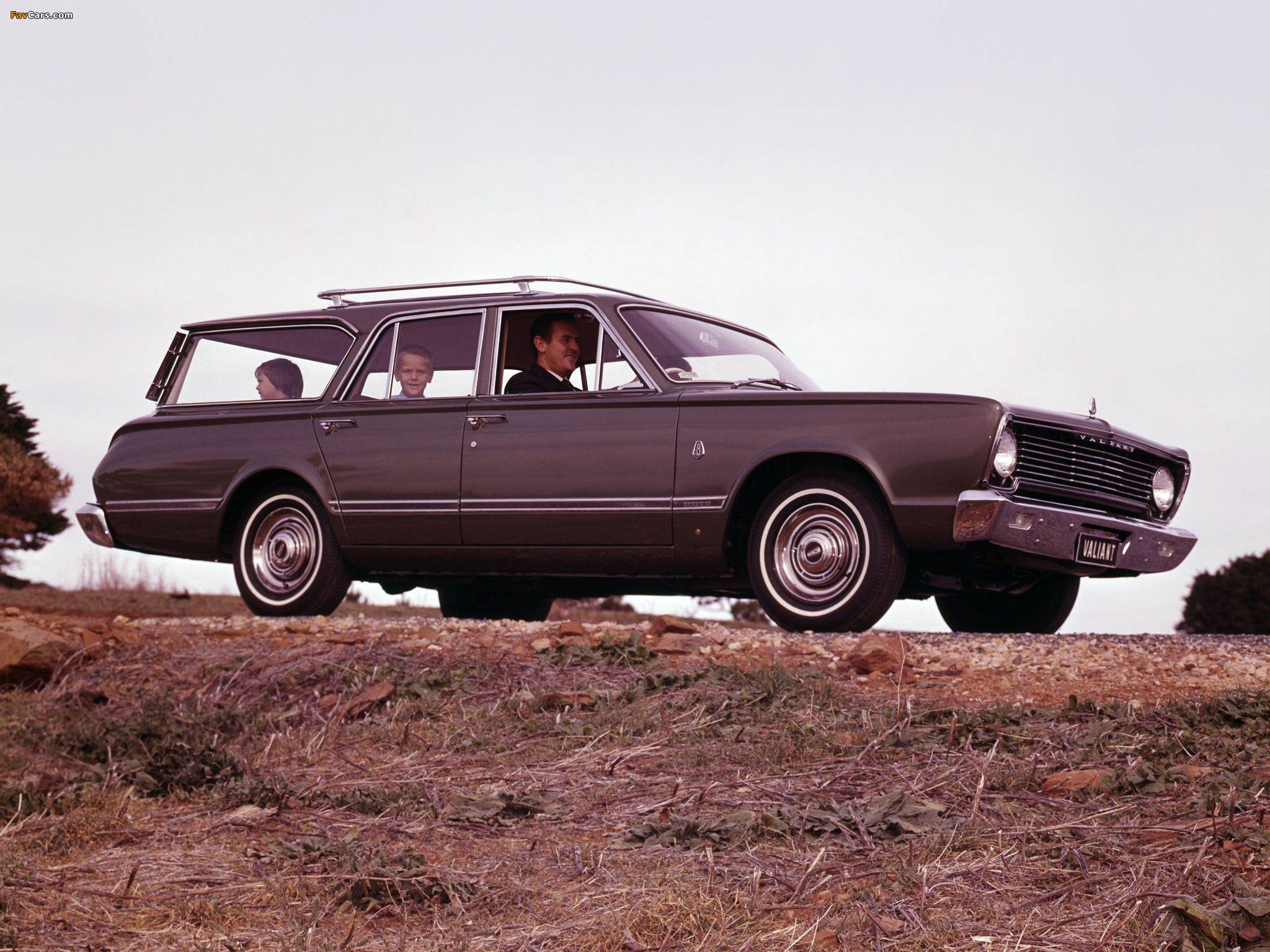 Pictures of Chrysler Valiant Safari (VC) 1966–67 (2048 x 1536)
