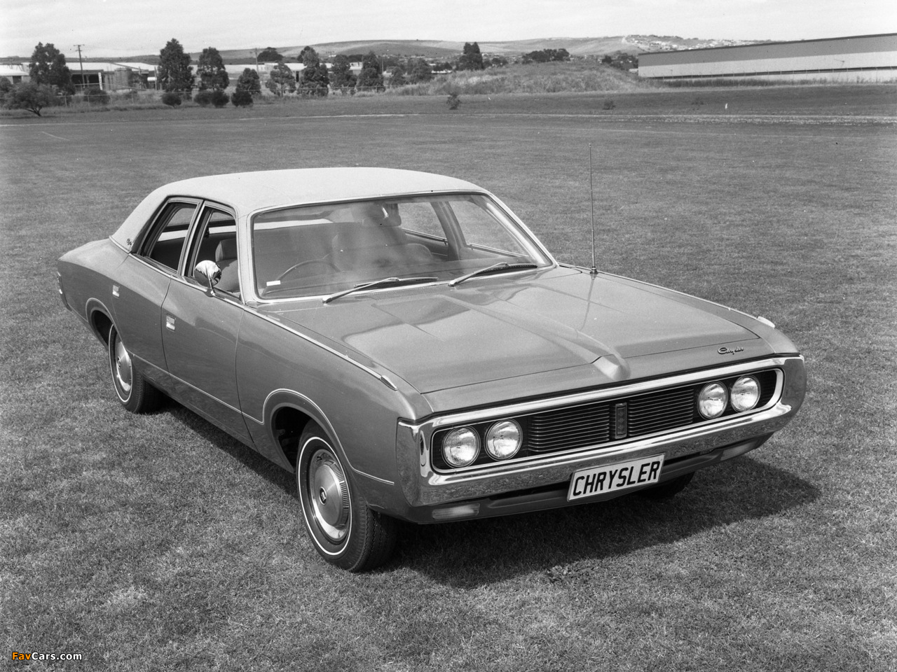 Pictures of Chrysler Sedan (CH) 1971–73 (1280 x 960)