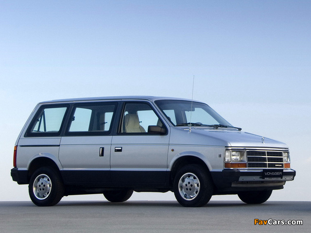 Chrysler Voyager 1987–90 photos (640 x 480)