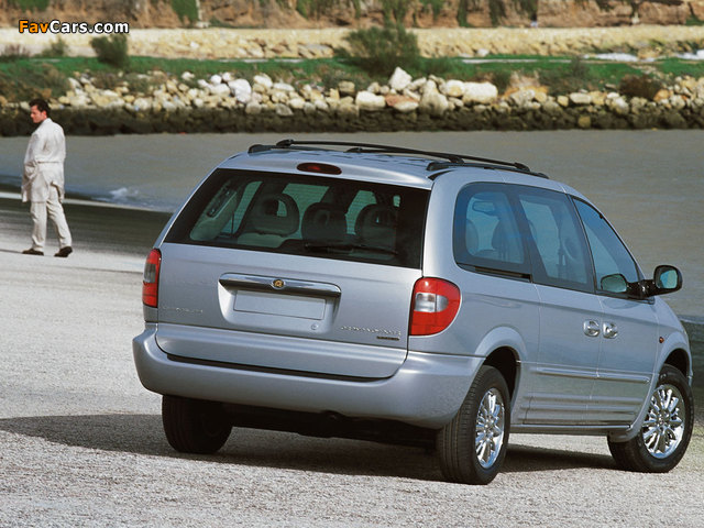 Chrysler Grand Voyager 2000–04 photos (640 x 480)