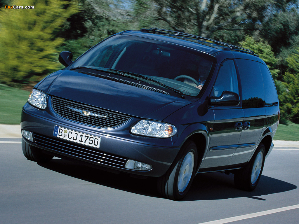 Chrysler Voyager 2000–04 pictures (1024 x 768)