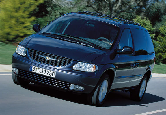 Chrysler Voyager 2000–04 pictures