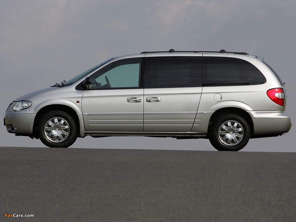 Chrysler Grand Voyager 2004–07 images (1024 x 768)