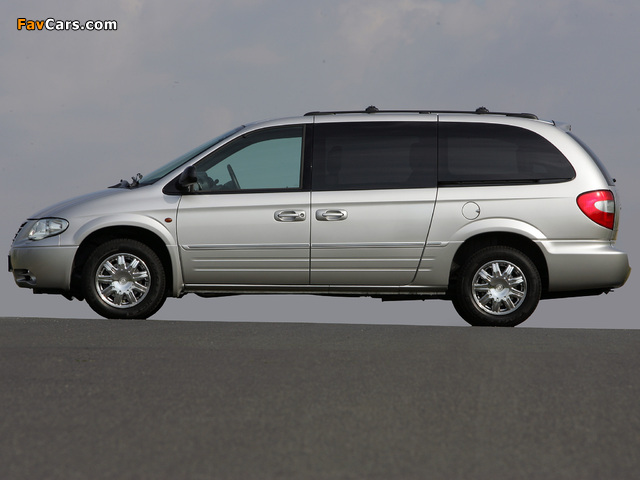 Chrysler Grand Voyager 2004–07 images (640 x 480)