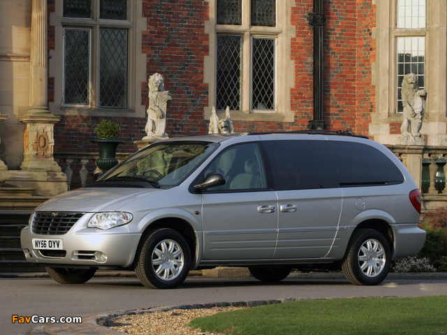 Chrysler Grand Voyager UK-spec 2004–07 photos (640 x 480)